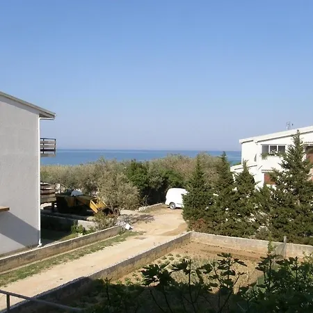 With A Parking Space Povljana, Pag - 18177 דירה *