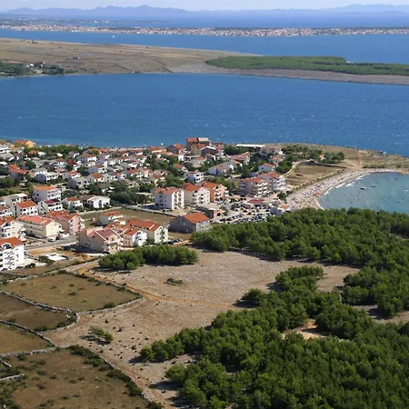 With A Parking Space Povljana, Pag - 18177 Daire *