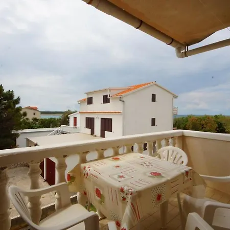 With A Parking Space Povljana, Pag - 18177 Daire